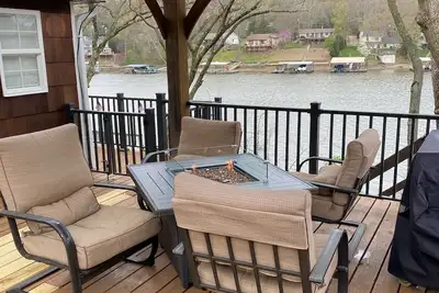 Image de Maison de plain-pied dans une crique douce et calme au lac des Ozarks