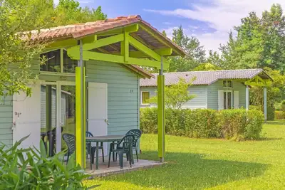 Image de Cottage cosy et charmant avec Terrasse privée | Accès piscine, pêche + plus!