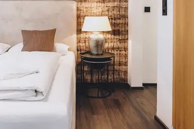 Image de Alpine City Living - Top 11, City center & balcony