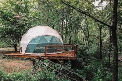 Image de Nouveau: Tente dôme géodésique Glamping - Trout Stream, Fire Pit & Privacy