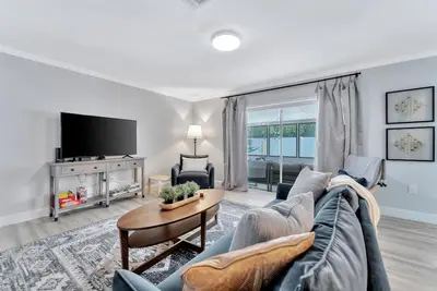 Image de 🔆Modern Coastal Cottage🔆 Piscine, plages, près du centre-ville de Dunedin