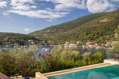 Image de Sivota, Villa d'exception front de mer avec piscine et cinema 99 \"
