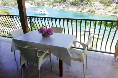 Image de Appartement de deux chambres prés de la plage Rogac, Solta (A-5166-b)