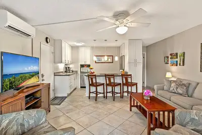 Image de Vue sur le jardin tropical dans une propriété en bord de plage - Kihei Kai Unit # 5