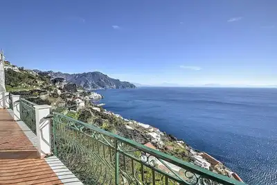 Image de Casa Annabella: Un appartement lumineux et ensoleillé face au soleil et à la mer.