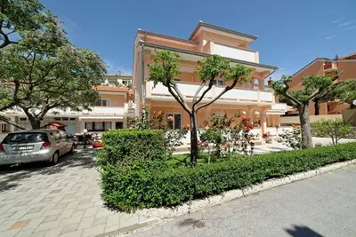 Image de Appartement dans Palit avec terrasse, Climatisation, Wifi, Lave-vaisselle (820-3)