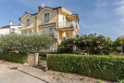 Image de Appartement dans Umag avec terrasse, Climatisation, Wifi, Machine à laver (244-2)