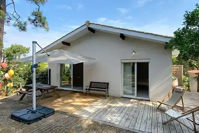 Image de Maison individuelle 4 chambres pour 8 personnes à Lacanau océan, plage à pieds