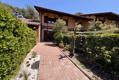 Image de Pavillon 2 chambres en centre ville avec terrasses (061)