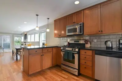 Image de Seattle Maison de vacances: Off The Wall - 3 chambres \/ 2. 5 salles de bain, tout neuf