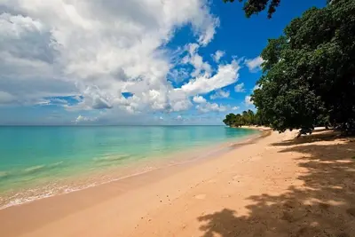 Image de Still Fathoms - Élégant Beachfront Living