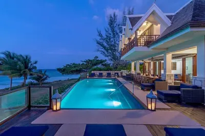Image de Beachfront! Familles Bienvenue! COMBLÉS! Infinity Pool! SÉCURITÉ Tallawah Villa 7