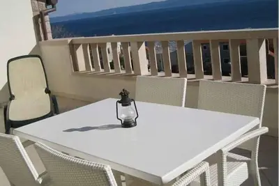 Image de Appartement dans Bol avec vue mer, terrasse, Climatisation, Wifi (3417-1)