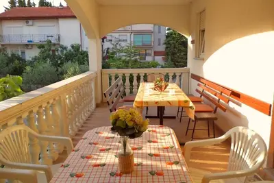 Image de Appartement dans Pula avec terrasse, Climatisation, Wifi, Machine à laver (633-1)