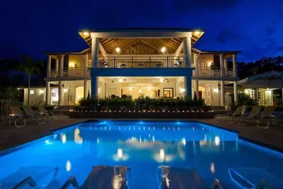 Golf, Infinity Pool, Gymnase, Resort ADHÉSION! Butler, Cook, Piscine Chauffee
