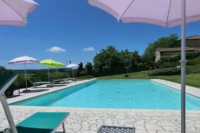 Image de Casa Gelso B: Un appartement agréable et accueillant qui fait partie d'une ancienne ferme dans le style typique de la campagne toscane.