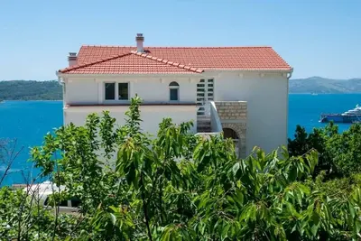 Image de Appartement dans Trogir avec vue mer, terrasse, Climatisation, Wifi (3459-3)
