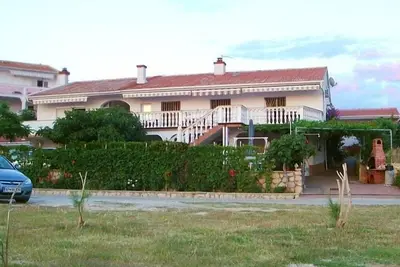 Image de Appartement dans Kustici avec vue mer, terrasse, Climatisation, Wifi (3597-5)