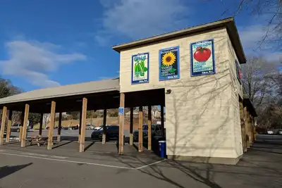 Image de Ancienne prison de la ville! Juste un pât�� de maisons des restaurants, des boutiques, des sentiers et plus encore!