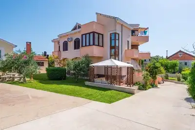 Image de Appartement dans Privlaka avec terrasse, Climatisation, Wifi, Machine à laver (821-2)