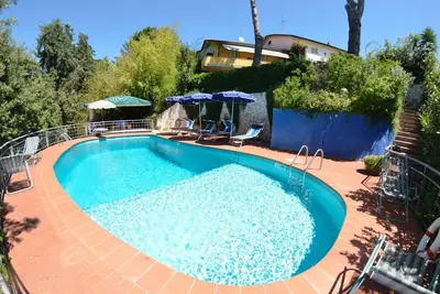Image de Maison de Campagne à Massarosa avec 4 chambres à coucher, 8 couchages