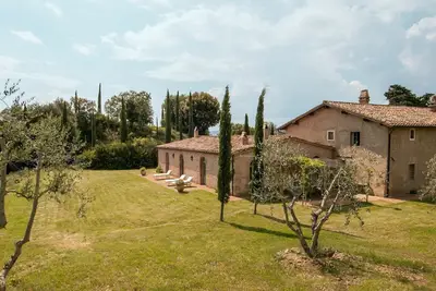 Image de Villa à Montalcino avec 6 chambres à coucher, 12 couchages