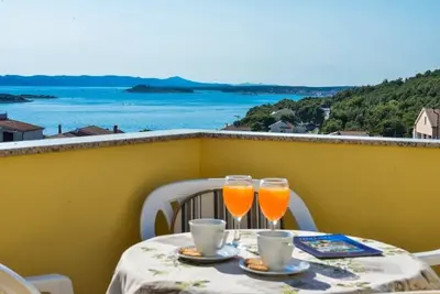 Image de Appartement dans Drage avec vue mer, Balcon, Climatisation, Wifi (566-1)