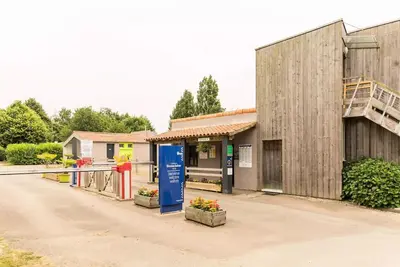 Image de Mobil-home Standard 30 m² / 2 chambres - terrasse couverte 6 personnes