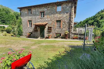 Image de Maison de Campagne à Pescaglia avec 3 chambres à coucher, 6 couchages