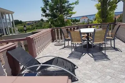 Image de Appartement dans Privlaka avec Balcon, Climatisation, Wifi, Lave-vaisselle (878-1)