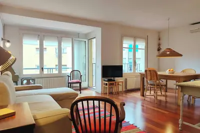 Image de Fs2 - ample 2 bedr apartm close to Hospital Clinic