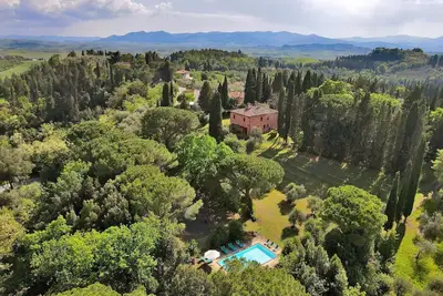 Image de Villa à Montelopio avec 6 chambres à coucher, 12 couchages