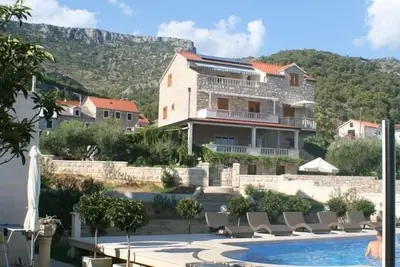 Image de Appartement dans Bol avec vue mer, Balcon, Climatisation, Wifi (3417-4)