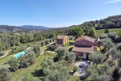 Image de Villa à Mutigliano avec 5 chambres à coucher, 10 couchages