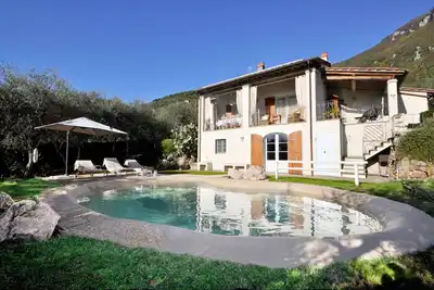 Image de Vacation Home à Camaiore avec 4 chambres à coucher, 7 couchages