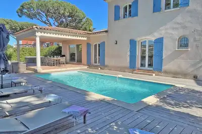 Image de Villa T5 - 8 personnes - Piscine privée - Jacuzzi - Climatisation - WiFi - Sainte Maxime -. . .