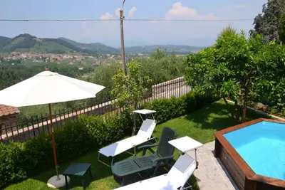 Image de Maison de Campagne à Capannori avec 3 chambres à coucher, 6 couchages