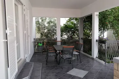 Image de Appartement dans Ražanj avec terrasse, Climatisation, Wifi, Machine à laver (3567-1)