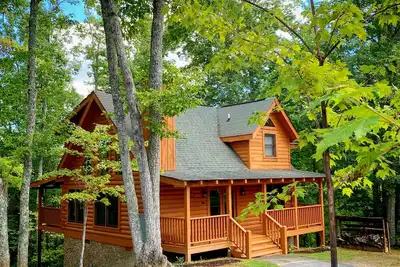 Image de Seulement 5 miles de la ville! Accès gratuit à la piscine, au Putt Putt, au golf, à la pêche, au disc golf, à la randonnée, etc.