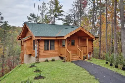 Image de Nouvelle cabine! Salon plus grande tanière avec Air Hockey et baby-foot! Proche des commodités Gratuites
