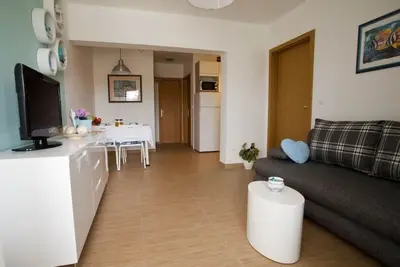 Image de Appartement dans Vrbnik avec vue mer, terrasse, Climatisation, Wifi (879-2)