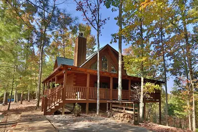 Image de Belle maison de vacances Smoky Mountain! ! Isolé avec de superbes vues sur la montagne, bain à remous, billard!