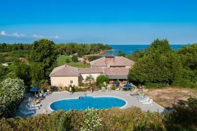 Image de Appartement dans Savudrija avec terrasse, Climatisation, Wifi, Machine à laver (123-1)