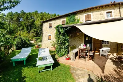 Image de Maison de Campagne à Massa E Cozzile avec 2 chambres à coucher, 5 couchages