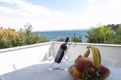 Image de Appartement de vacances à Preko avec terrasse, climatisation, Wi-Fi, lave-linge (4568-4)