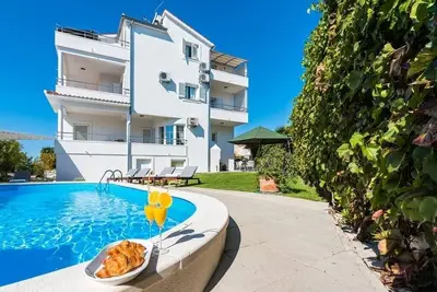 Image de Appartement dans Vodice avec vue mer, terrasse, Climatisation, Wifi (94-2)