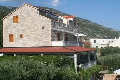 Image de Appartement dans Bol avec vue mer, Balcon, Climatisation, Wifi (3417-5)