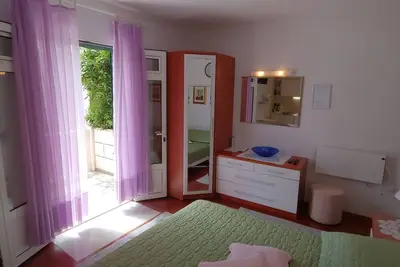 Appartement Studio dans Bol avec vue mer, terrasse, Climatisation, Wifi (3634-1)