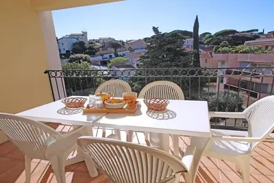 Image de Appartement T4 - 6 personnes - Climatisation - WiFi - Piscine résidence - Sainte Maxime -. . .