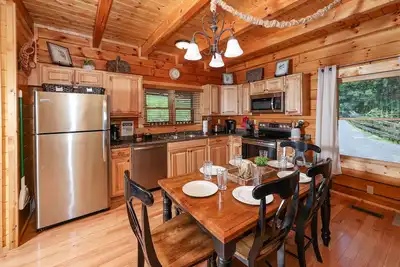 Image de Cabine spacieuse et accessible aux fauteuils roulants, accès gratuit aux étangs accessibles aux fauteuils roulants